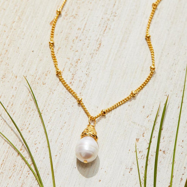 Danity Pearl Drop Necklace