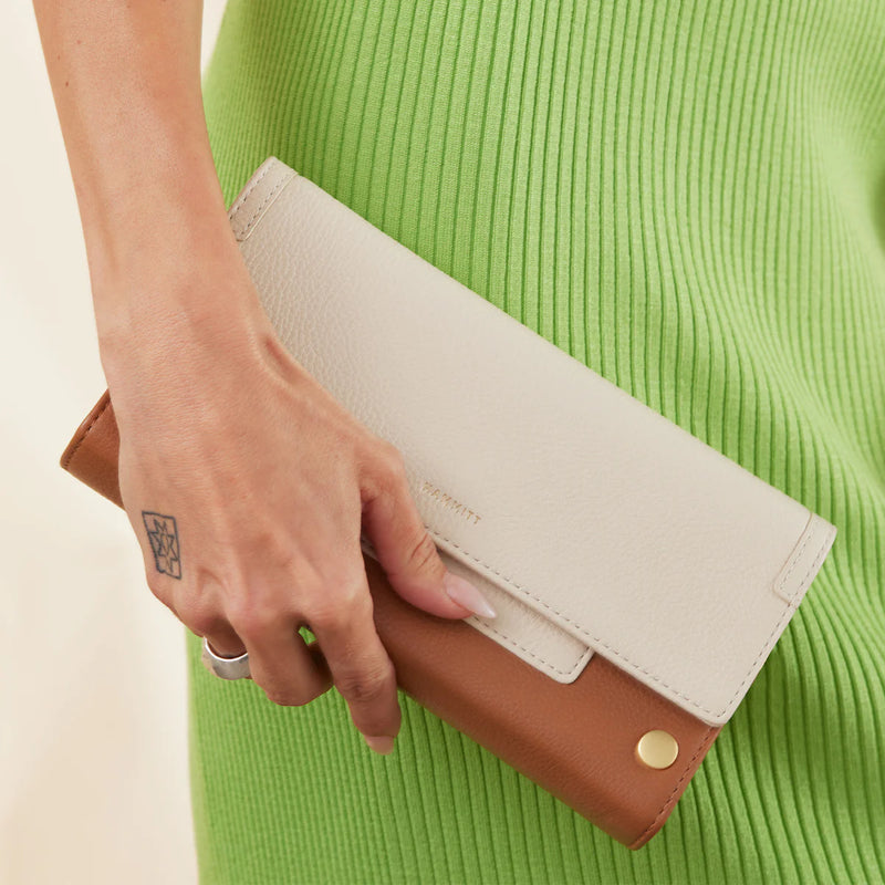 AJ Crossbody Clutch | Cafe au Lait